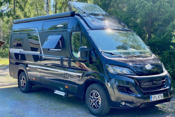 esarent.fi_retkeilyauto_adria_twin_640_ulkoo